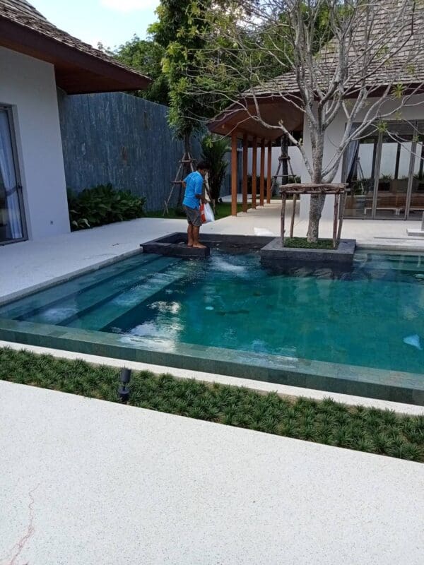 เติมเกลือสระว่ายน้ำ อัญชัญวิลล่า